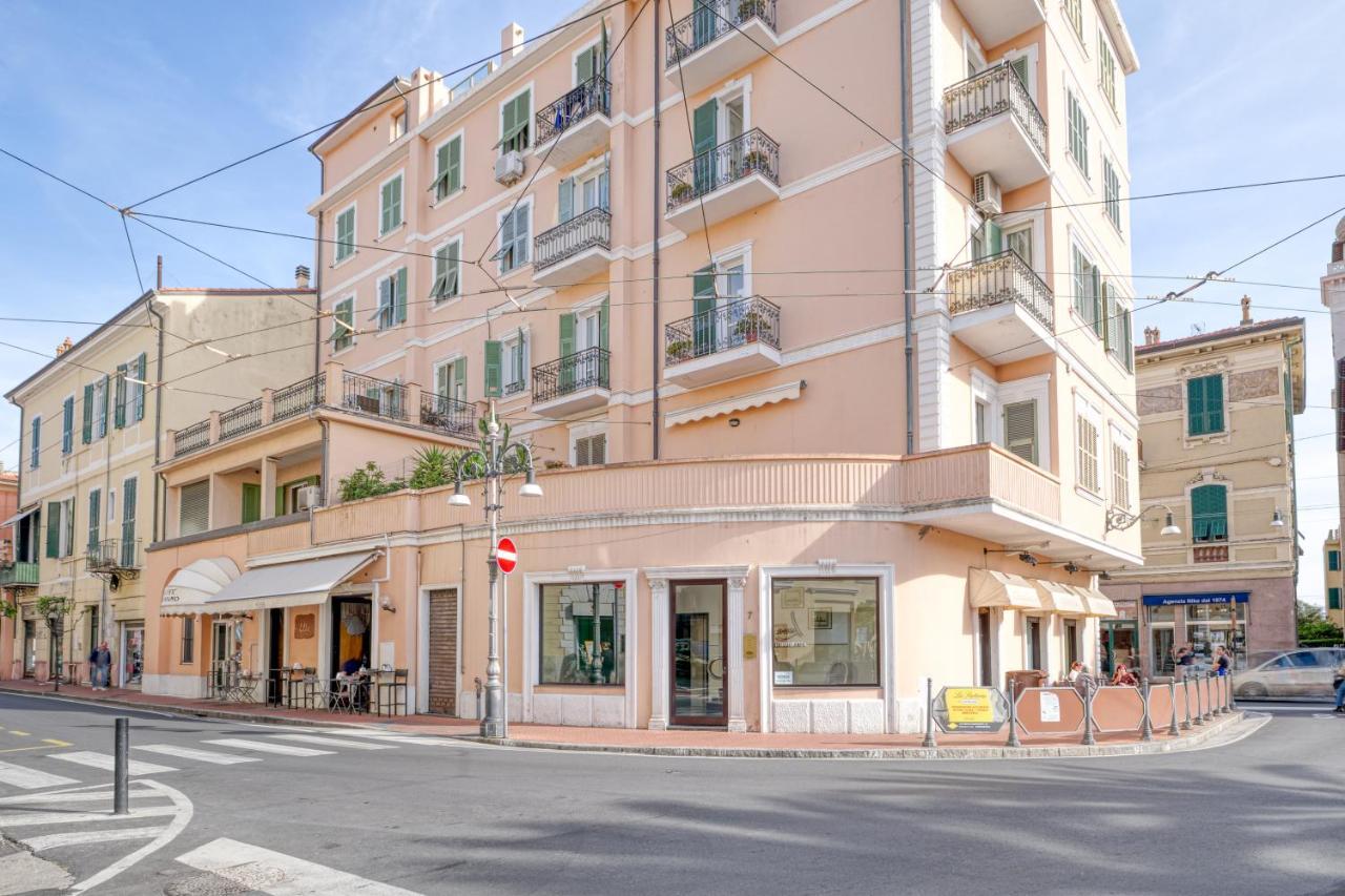Vivi La Dolce Vita A Due Passi Dal Mare Bordighera Zewnętrze zdjęcie